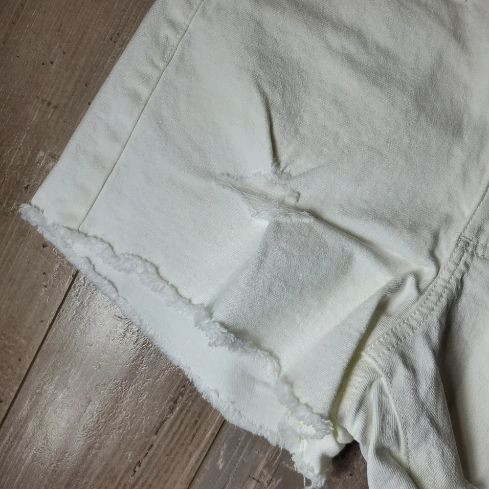 NWT Universal Thread Vintage Stretch Highest Rise Shortie Shorts Size 2R White